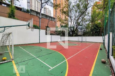 Apartamento à venda com 220m², 4 quartos e 3 vagas Apartamento à venda com 220m², 4 quartos e 3 vagasÁrea Comum - Quadra