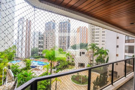 Apartamento à venda com 220m², 4 quartos e 3 vagas Apartamento à venda com 220m², 4 quartos e 3 vagasVaranda Suíte 1