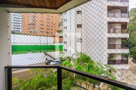 Apartamento à venda com 220m², 4 quartos e 3 vagas Apartamento à venda com 220m², 4 quartos e 3 vagasVaranda Suíte 2