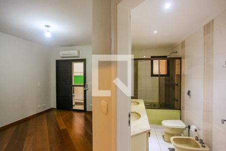 Apartamento à venda com 220m², 4 quartos e 3 vagas Apartamento à venda com 220m², 4 quartos e 3 vagasSuíte 2