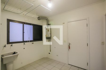 Apartamento à venda com 220m², 4 quartos e 3 vagas Apartamento à venda com 220m², 4 quartos e 3 vagasÁrea de Serviço