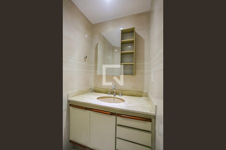 Apartamento à venda com 220m², 4 quartos e 3 vagas Apartamento à venda com 220m², 4 quartos e 3 vagasBanheiro Quartos 1 e 2