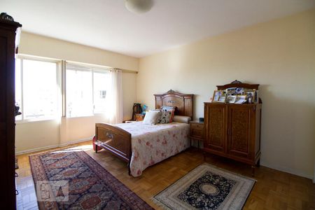 Apartamento à venda com 215m², 3 quartos e 2 vagas Apartamento à venda com 215m², 3 quartos e 2 vagasSuite 2