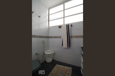 Apartamento à venda com 215m², 3 quartos e 2 vagas Apartamento à venda com 215m², 3 quartos e 2 vagasBanheiro suite 3