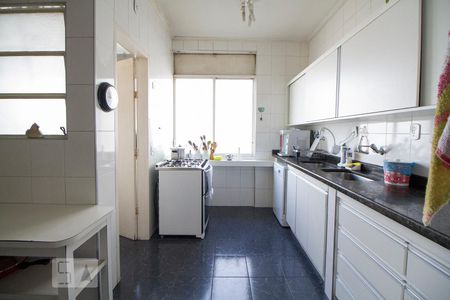 Apartamento à venda com 215m², 3 quartos e 2 vagas Apartamento à venda com 215m², 3 quartos e 2 vagasCozinha