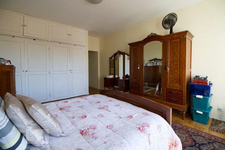 Apartamento à venda com 215m², 3 quartos e 2 vagas Apartamento à venda com 215m², 3 quartos e 2 vagasSuite 2