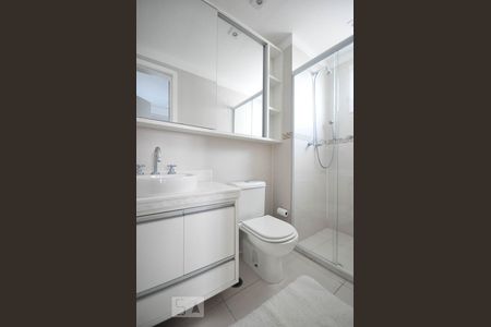 Banheiro suíte 1 de apartamento para alugar com 2 quartos, 98m² em Jardim Caboré, São Paulo