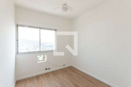 Apartamento à venda com 105m², 3 quartos e 2 vagasQuarto 2