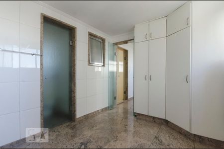 Apartamento para alugar com 180m², 3 quartos e 2 vagasLavanderia