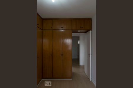 Apartamento para alugar com 80m², 3 quartos e 1 vagaQuarto 3 (Armários)