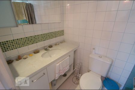 Banheiro de apartamento para alugar com 3 quartos, 70m² em Quarta Parada, São Paulo