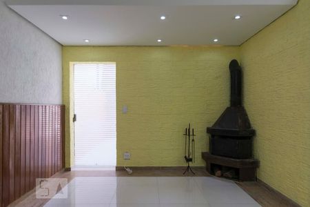 Casa à venda com 307m², 4 quartos e 3 vagas1o. Andar - Sala