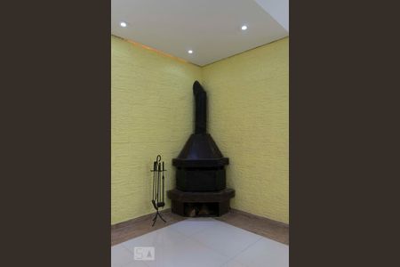 Casa à venda com 307m², 4 quartos e 3 vagas1o. Andar - Sala (Lareira)