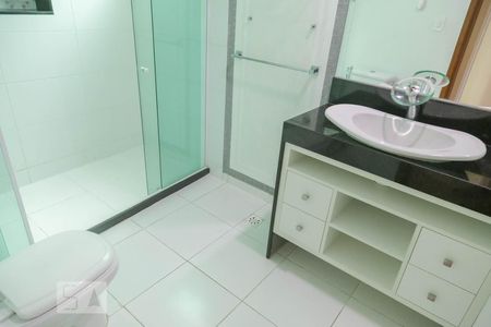 Casa de condomínio à venda com 300m², 5 quartos e 1 vagaSuíte 2