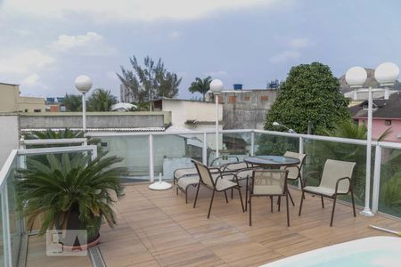 Casa de condomínio à venda com 300m², 5 quartos e 1 vagaTerraço - piscina