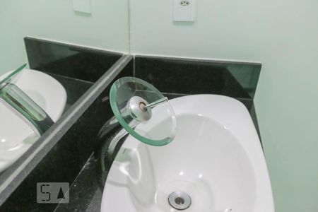 Casa de condomínio à venda com 300m², 5 quartos e 1 vagaSuíte 2