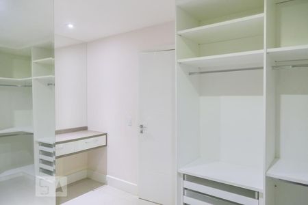 Casa de condomínio à venda com 300m², 5 quartos e 1 vagaSuíte 5