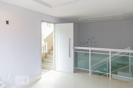 Casa de condomínio à venda com 300m², 5 quartos e 1 vagaSala - segundo andar