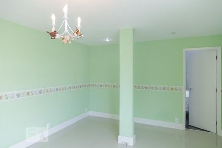 Casa de condomínio à venda com 300m², 5 quartos e 1 vagaSuíte 4