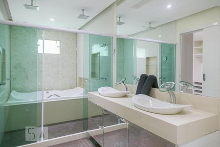 Casa de condomínio à venda com 300m², 5 quartos e 1 vagaSuíte 5