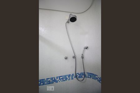 Apartamento para alugar com 210m², 3 quartos e 4 vagasChuveiro