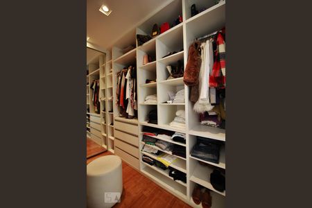 Apartamento para alugar com 210m², 3 quartos e 4 vagasCloset suíte 1