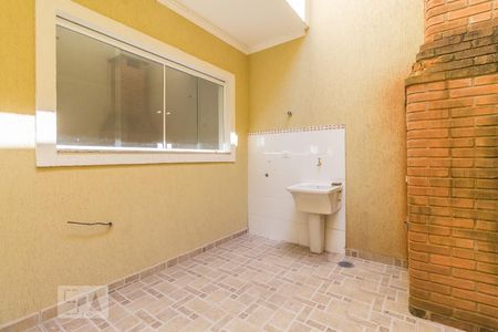 Casa à venda com 130m², 3 quartos e 2 vagas Casa à venda com 130m², 3 quartos e 2 vagasÁrea de serviço e churrasqueira