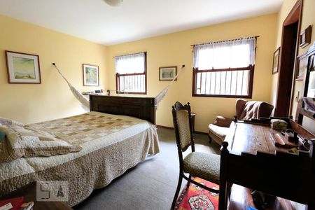 Casa de condomínio à venda com 313m², 3 quartos e 4 vagasSuite 