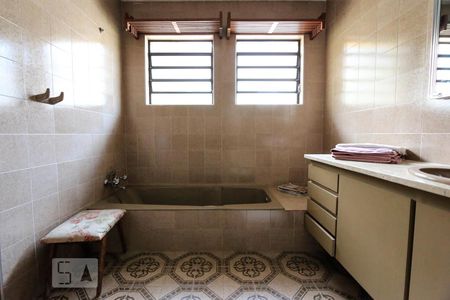 Casa de condomínio à venda com 313m², 3 quartos e 4 vagasSuite 