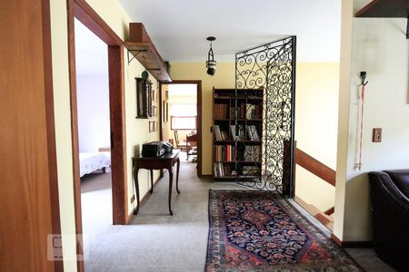 Casa de condomínio à venda com 313m², 3 quartos e 4 vagasSegundo andar