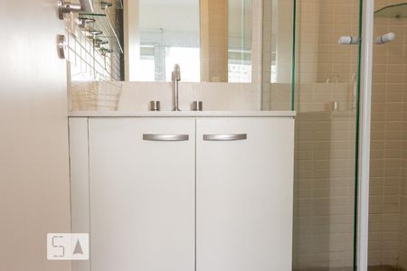 Studio para alugar com 34m², 1 quarto e 1 vaga Studio para alugar com 34m², 1 quarto e 1 vagaBanheiro