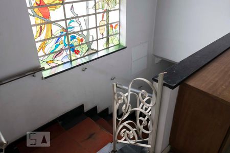 Casa à venda com 330m², 4 quartos e 2 vagas2o. Andar - Corredor (Escadas)