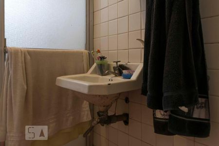 Casa à venda com 330m², 4 quartos e 2 vagasEdícula - Banheiro (Torneira)