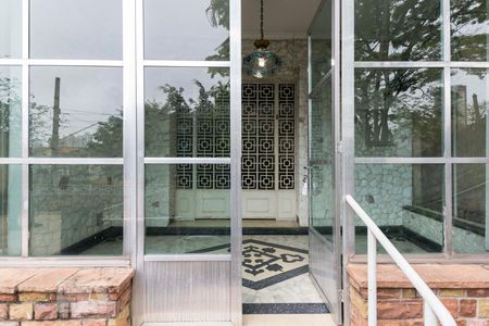 Casa à venda com 330m², 4 quartos e 2 vagasEntrada