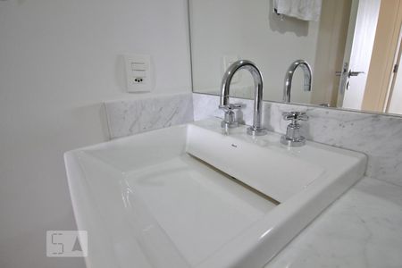 Pia de apartamento à venda com 2 quartos, 100m² em Parque do Morumbi, São Paulo