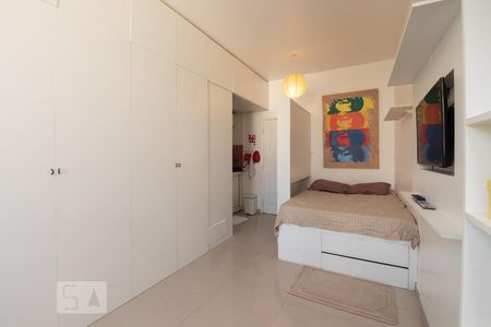 Quarto de kitnet/studio à venda com 1 quarto, 30m² em Laranjeiras, Rio de Janeiro