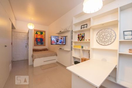 Quarto de kitnet/studio à venda com 1 quarto, 30m² em Laranjeiras, Rio de Janeiro