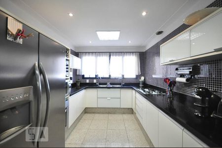 Apartamento para alugar com 340m², 4 quartos e 5 vagas Apartamento para alugar com 340m², 4 quartos e 5 vagasCozinha
