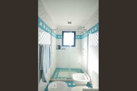 Apartamento para alugar com 340m², 4 quartos e 5 vagas Apartamento para alugar com 340m², 4 quartos e 5 vagasDetalhe do banheiro suíte 2