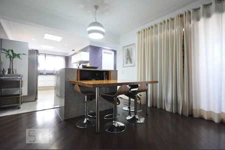 Apartamento para alugar com 340m², 4 quartos e 5 vagas Apartamento para alugar com 340m², 4 quartos e 5 vagasCozinha