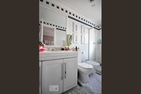 Apartamento para alugar com 340m², 4 quartos e 5 vagas Apartamento para alugar com 340m², 4 quartos e 5 vagasBanheiro suíte 1