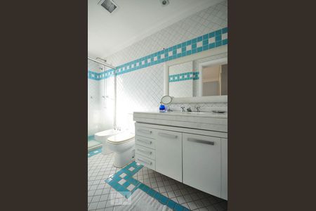 Apartamento para alugar com 340m², 4 quartos e 5 vagas Apartamento para alugar com 340m², 4 quartos e 5 vagasBanheiro suíte 2