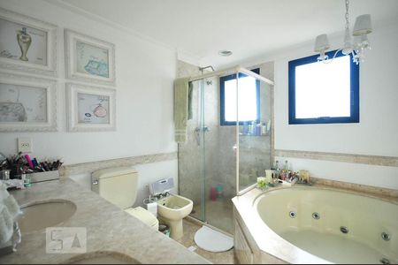 Apartamento para alugar com 340m², 4 quartos e 5 vagas Apartamento para alugar com 340m², 4 quartos e 5 vagasBanheiro suíte 4