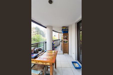 Sacada de apartamento à venda com 4 quartos, 177m² em Vila Anglo Brasileira, São Paulo