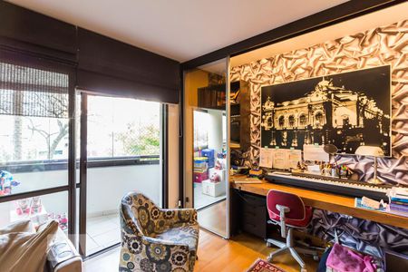 Sala de apartamento à venda com 4 quartos, 177m² em Vila Anglo Brasileira, São Paulo