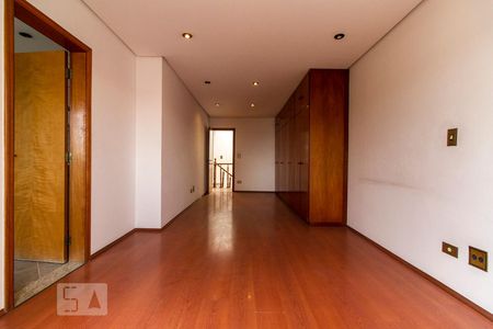 Casa para alugar com 355m², 5 quartos e 7 vagasQuarto Suíte 4 