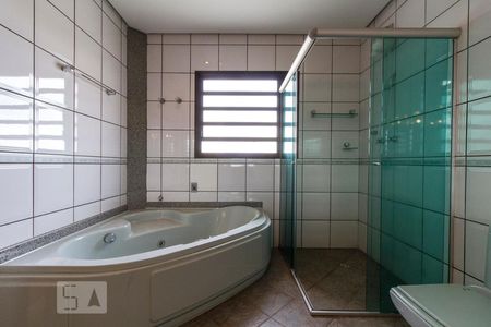 Casa para alugar com 355m², 5 quartos e 7 vagasBanheiro Suíte 4 