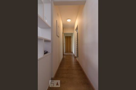 Apartamento à venda com 62m², 2 quartos e sem vagaCorredor