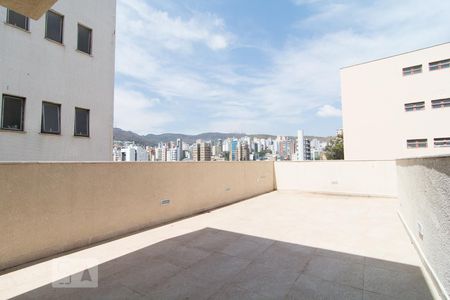 Apartamento à venda com 180m², 3 quartos e 2 vagasCobertura