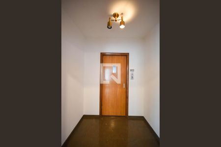 Apartamento à venda com 211m², 2 quartos e 2 vagas Apartamento à venda com 211m², 2 quartos e 2 vagasHall privativo